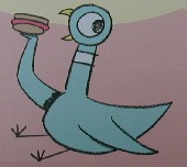 ¡La paloma encuentra un hot dog!